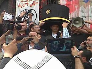 الاعلامي باسم يوسف امام دار القضاء العالي 