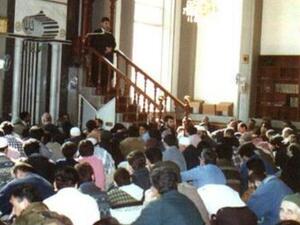 السياسة تغادر خطب الجمعة