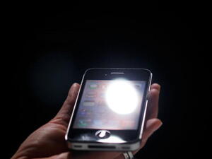 البلاك بيري والآي فون متهمان بعرقلة التواصل بين الأزواج!!