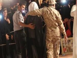 طرد رجل هيئة سعودي من جناح دولة الامارات في الجنادرية