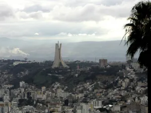 الجزائر.. المعارضة ترص صفوفها لمواجهة الحكومة