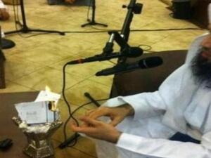 الشيخ خالد الخليوي يحرض شهادته الدكتوارة امام المصلين الشيخ خالد الخليوي يحرض شهادته الدكتوارة امام المصلين