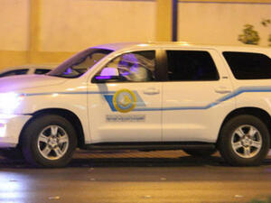 مقيم أردني يضرب رجل هيئة على وجهه ويسبب له جرح