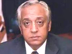 اللواء محمد إبراهيم وزير الداخلية المصري اللواء محمد إبراهيم وزير الداخلية المصري