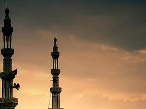 مطالبات بتاجيل صلاة العشاء بالسعودية