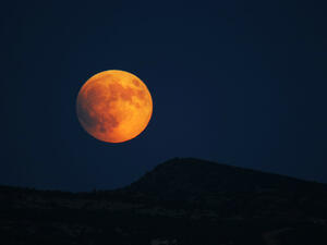 The Moon will be 356,509 km closer to Earth, the closest it has been to Earth since 1948.   (Shutterstock) The Moon will be 356,509 km closer to Earth, the closest it has been to Earth since 1948.   (Shutterstock)