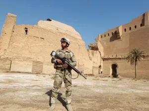 بريطانيا ترسل 250 جنديا إضافيا إلى العراق