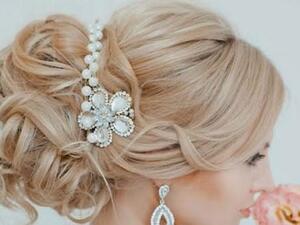 كسسوارات من اللؤلؤ براقة ورقيقة تبرز بسهولة تامة جمال شعرك