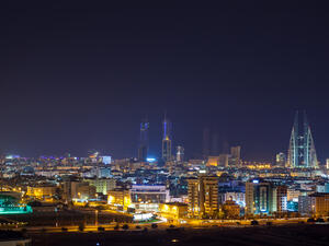 The report noted that the divergence between supply and demand will likely persist in the coming years, which means that oil prices will remain at relatively low levels. (File photo)