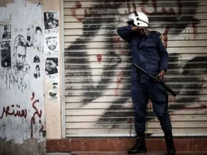 الحرس الثوري الإيراني يحذر من ثورة إسلامية في البحرين

