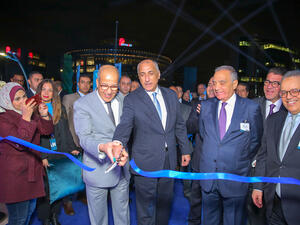 دشّن المقر الجديد بحضور عدد من كبار المسؤولين المصريين ومن بينهم محافظ البنك المركزي المصري وأعضاء مجلس إدارة مجموعة بنك ABC. 