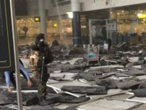 Brussels airport in shambles following the attacks of Tuesday morning. (Twitter)