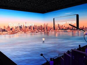 Samsung's president of mobile communications D.J. Koh unveiled the new Galaxy Note 8 at a massive event in New York, on August 23, 2017. (Don Emmert/ AFP)