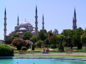 وزير تركي يدق ناقوس الخطر.. 
