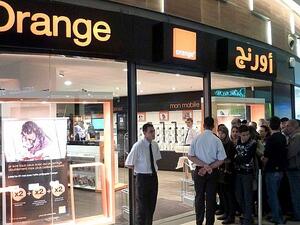 Egypt's telecoms regulator has approached three companies that currently offer mobile services in Egypt about applying to buy 4G licences but did not give details or prices. (Itp.net)