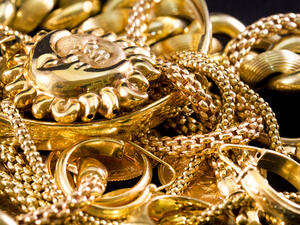 Gold 24K, the purest possible, currently sells for approximately EGP 522, the new 14K sells for EGP 304.6. (Shutterstock)
