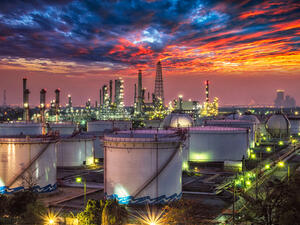 Kuwait plans to build a new refinery near the Saudi border. (Shutterstock) Kuwait plans to build a new refinery near the Saudi border. (Shutterstock)