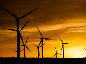 The project will produce energy from carbon free resources, displacing 235,000 tons of carbon dioxide emissions annually. (Shutterstock)