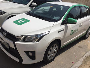 After downloading the app (Apple and Android), the display shows the cars available in the nearby area. (Gulf Business)