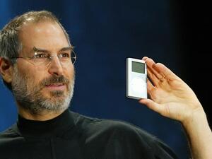 Steve Jobs with the iPod in 2004. (AFP/File)