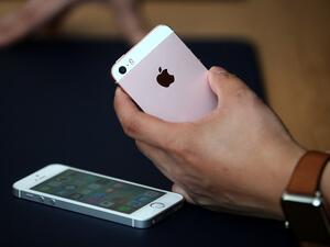 The iPhone SE contains the same hardware as the iPhone 6S. (AFP/Justin Sullivan)