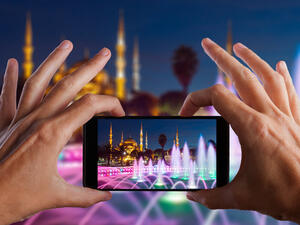 Like Facebook live streaming, viewers will be able to leave comments and ‘like’ the video to their hearts content. (Shutterstock)