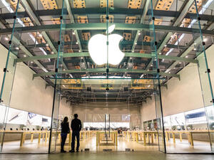 The second half of 2016 is going to play host to an impressive number of consumer tech products that will be better than their predecessors in every way imaginable. (Shutterstock/View Apart)