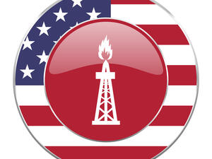 تزايدت الضغوطات على الحكومة الأمريكية في الآونة الأخيرة لرفع حظر التصدير هذا، وذلك بعد زيادة الإنتاج النفطي في الولايات المتحدة بفضل تكنولوجيا جديدة في الحفر التي سمحت بالتنقيب في التربة الصخرية، ما رفع الإنتاج والمخزون الأمريكي إلى مستويات قياسية