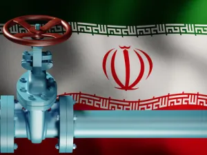 قدرة إيران على شحن 4 ملايين برميل خلال 24 ساعة أمر عادي في ضوء إنتاجها الحالي البالغ 3 ملايين برميل يوميًا، فضلاً عن المخزون النفطي لديها، الذي خزنته أثناء فترة العقوبات، في الموانئ الإيرانية