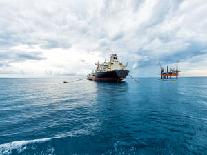 Lebanon believes that its economic waters contain 850 million barrels of oil and no less than 2,700 BCM of natural gas, similar to Israel's potential, including the fields that have already been discovered.  (Shutterstock)