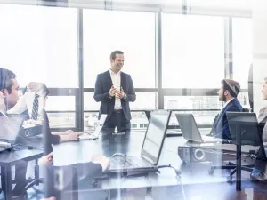 You're there to do your job, as are the rest of your colleagues. (Shutterstock)