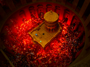 Inside the Church of the Holy Sepulchre (Rami Khoury/Al Bawaba)