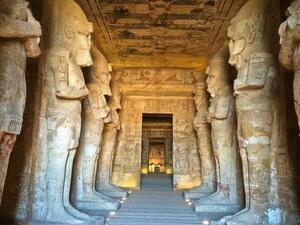 التنقيب عن الأثار في مصر