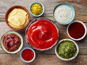 لا يجب الاستهانة بالسعرات الحرارية العالية التي تحتويها الصلصات المختلفة