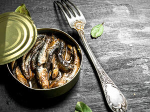 السردين المعلب قد يحتوي على الزئبق المسبّب للتسمّم