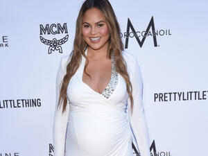 Chrissy Teigen admitted she hopes no one would "look that close" at her feet (Source: DFree - Shutterstock) Chrissy Teigen admitted she hopes no one would "look that close" at her feet (Source: DFree - Shutterstock)