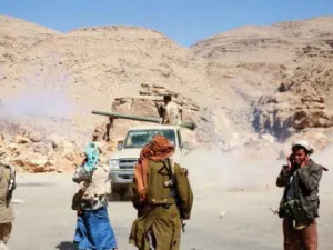 Clan members in the resistance supporting pro-Legitimacy forces in Yemen (AFP/File Photo)	
