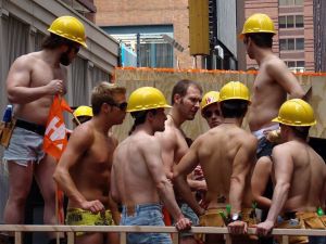 تمت تعبئة نحو 11 الف اطفائي من مختلف الولايات للمساعدة في اطفاء النيران

