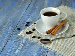 أضيفوا بعض المكونات للقهوة لتصبح مشروبًا يساعد في تخفيف الوزن