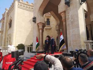 President Mahmoud Abbas arrives at presidential palace in Baghdad to meet Iraqi Prime Minister Adel Abdel Mahdi. (Twitter) President Mahmoud Abbas arrives at presidential palace in Baghdad to meet Iraqi Prime Minister Adel Abdel Mahdi. (Twitter)
