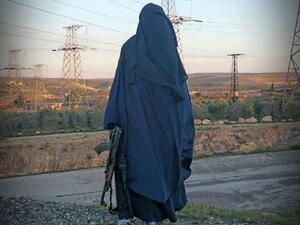 Tooba Gondal: Female British Isis recruiter (Twitter)