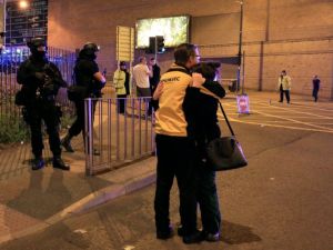  22 قتيلا بينهم أطفال في هجوم مانشستر الانتحاري