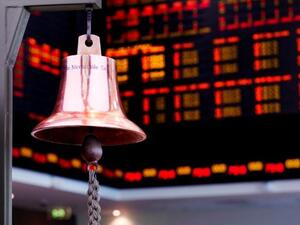 تم بيع الشحنة المكونة من مليوني برميل من خام البصرة الثقيل بعلاوة بلغت 0.31 دولار أميركي للبرميل تضاف إلى أسعار البيع الرسمية لشهر مارس.

