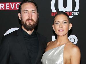 كيت هدسون مع حبيبها داني فوجيكاوا (Getty Images)