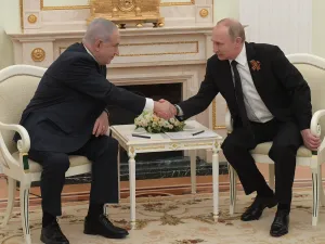 Prime Minister Benjamin Netanyahu and Russian President Vladimir Putin (Twitter)