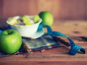 تناول التفاح الأخضر يقلل نسبة السكر في الدم
