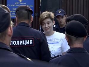 Oya's face when cops are saying her that she's detained again (Twitter)