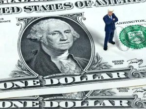 As the U.S. financial system increasingly becomes an extension of Trump’s national-security policy, European policymakers have begun to lament the “tyranny” of the dollar. (Shutterstock)