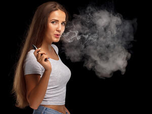 تلف في خلايا اللثة تسببه السجائر الإلكترونية