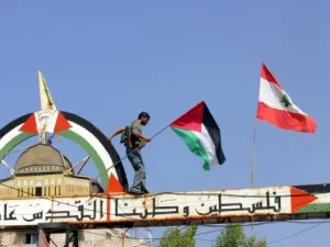 اشتداد الاشتباكات بين مسلحين فلسطينيين جنوب لبنان